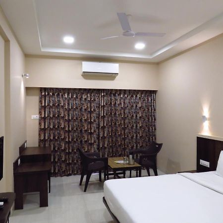 City Palace Resort โลนาวาลา ภายนอก รูปภาพ