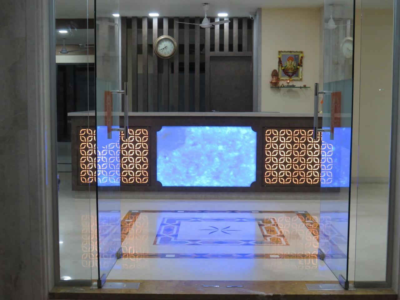 City Palace Resort โลนาวาลา ภายนอก รูปภาพ