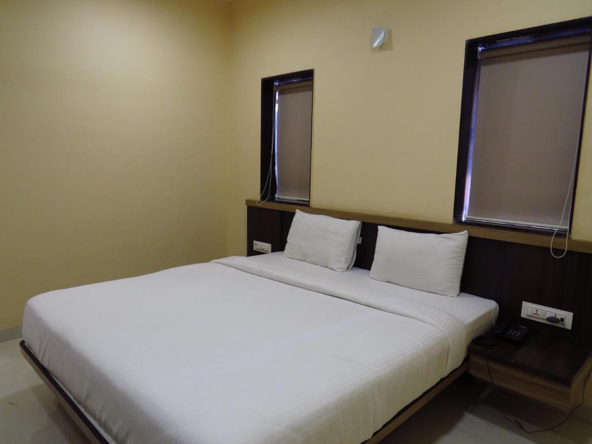 City Palace Resort โลนาวาลา ภายนอก รูปภาพ