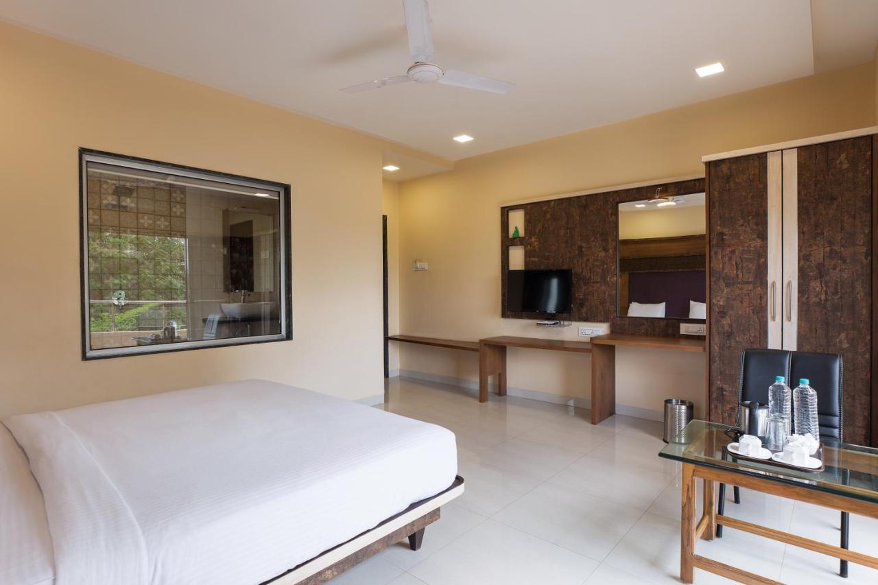 City Palace Resort โลนาวาลา ภายนอก รูปภาพ