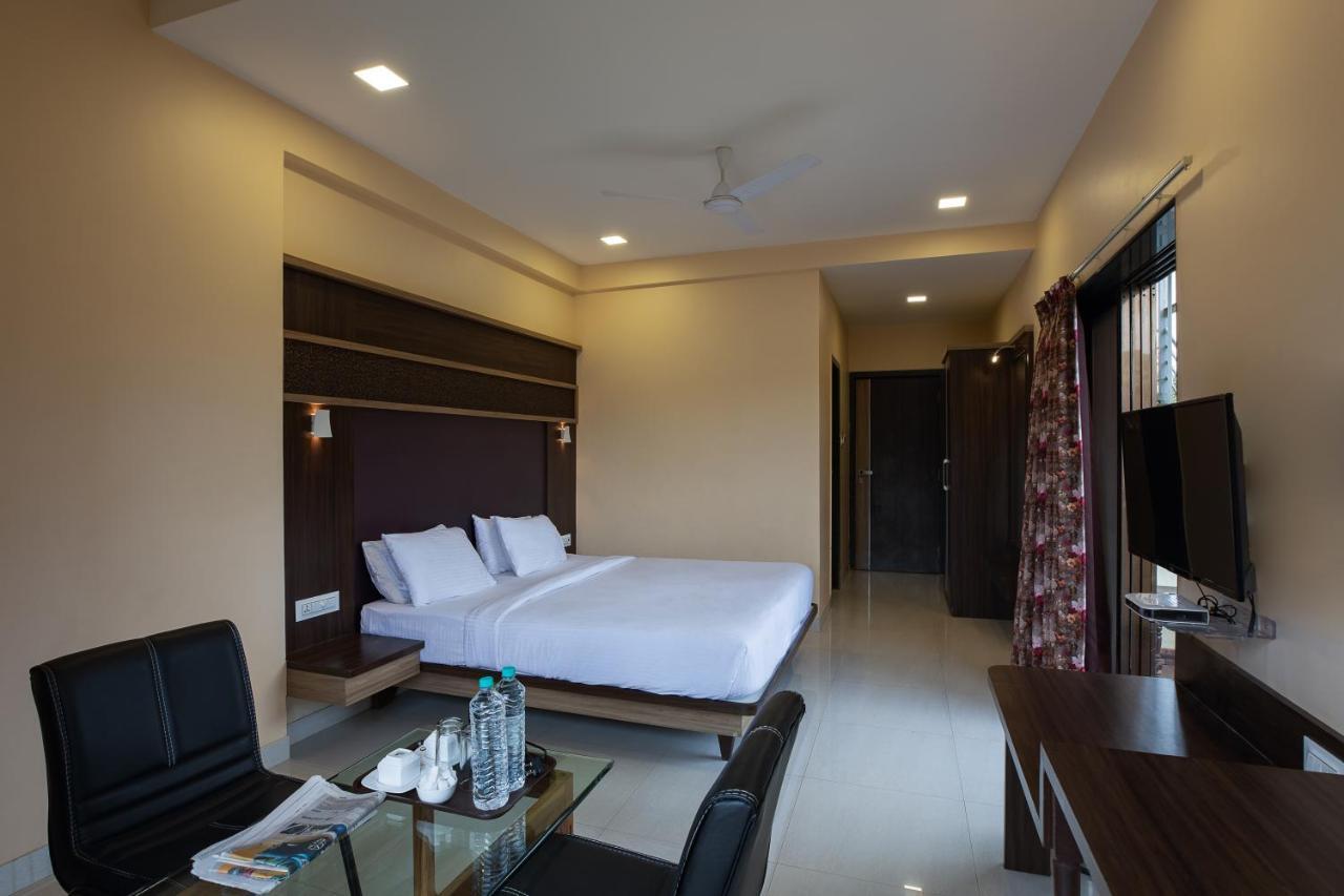 City Palace Resort โลนาวาลา ภายนอก รูปภาพ
